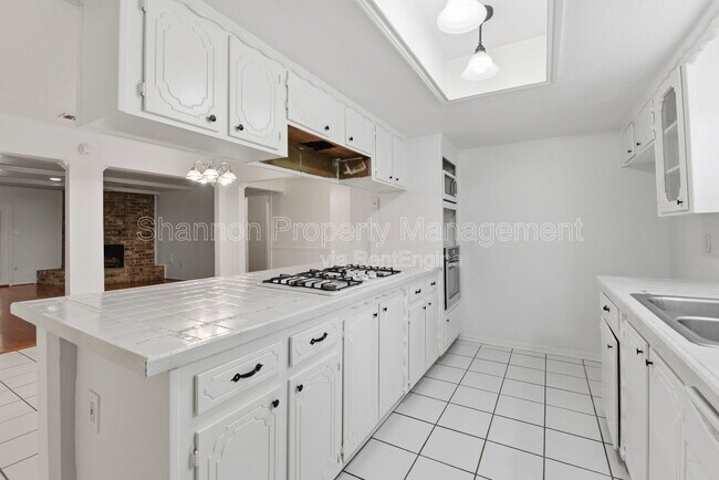 Building Photo - 2115 Oak Shores Dr