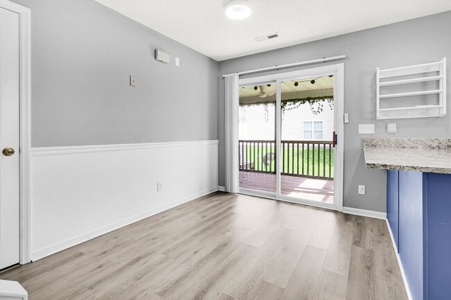 Building Photo - Beautiful Clements Ferry Townhome!