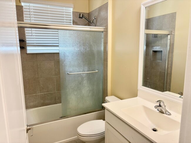 Building Photo - 7962 NW Greenbank Cir