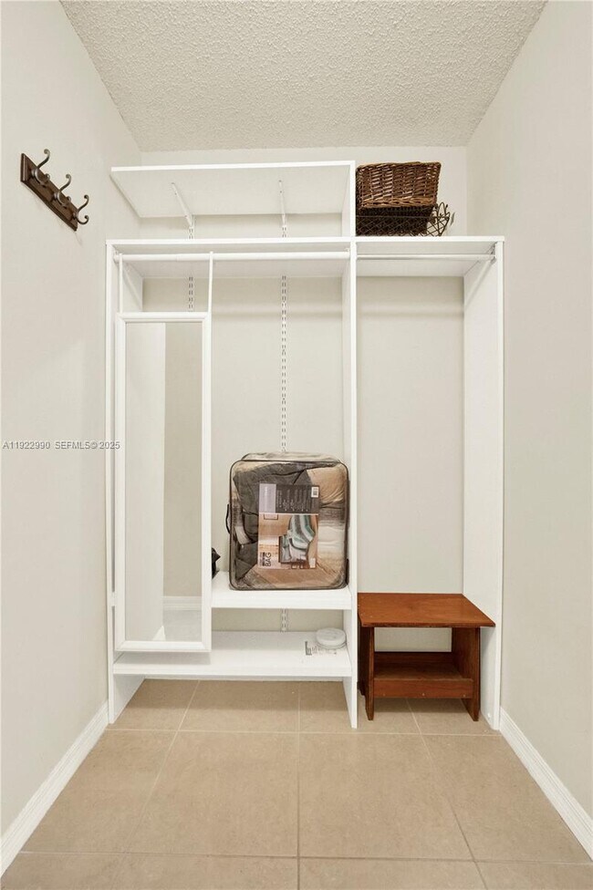 Building Photo - 2239 SE 23rd Ave