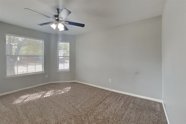 Building Photo - 2519 Fox Water Dr