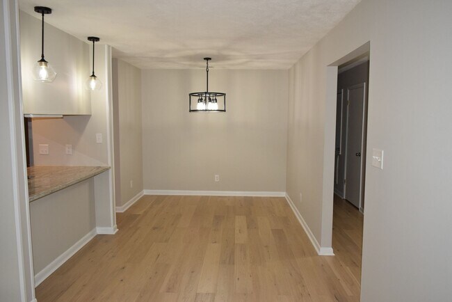 Building Photo - 668 Bartons Landing Pl