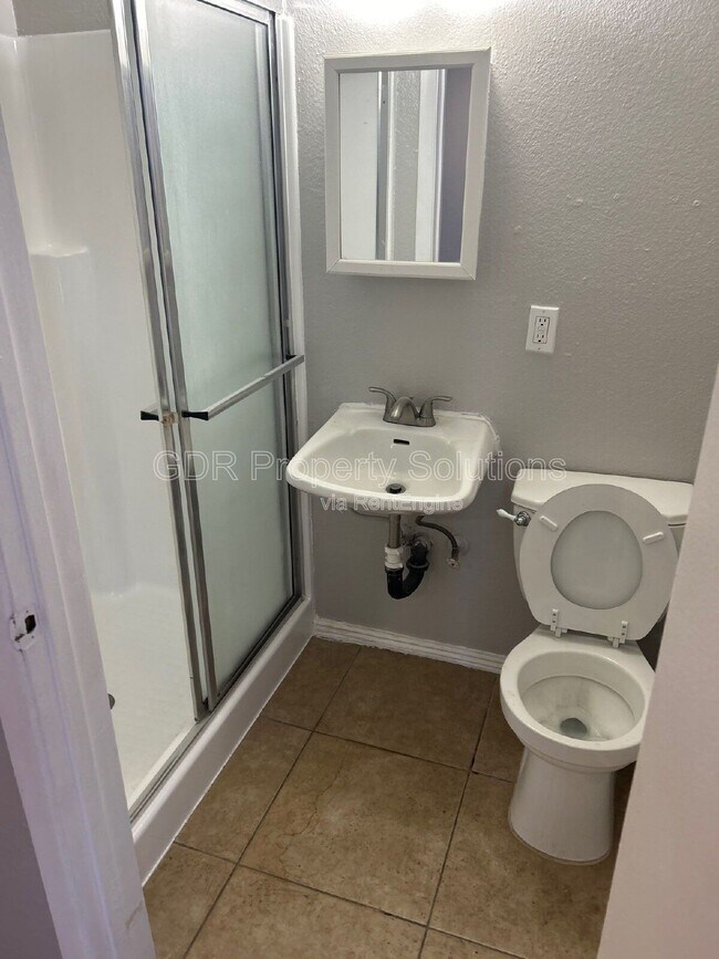 Building Photo - 401 14th St NW