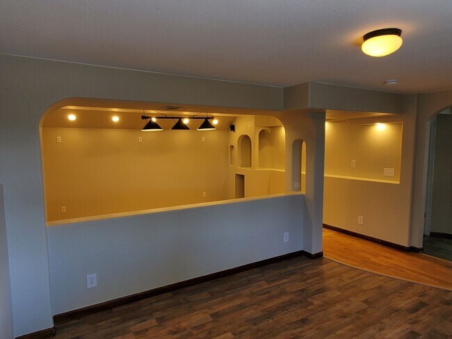 Building Photo - 2150 E 97th Pl