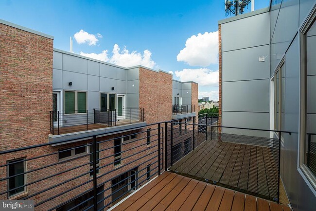 Building Photo - 119 Greenwich St