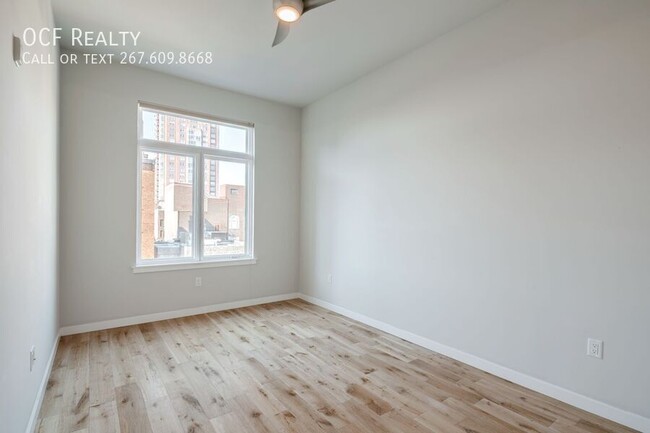 Building Photo - 412 S 13th St