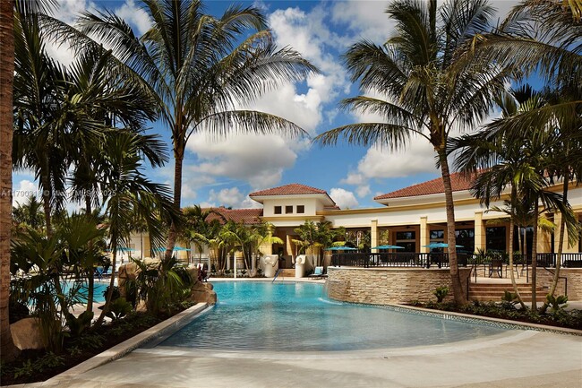 Building Photo - 8208 Heritage Club Dr
