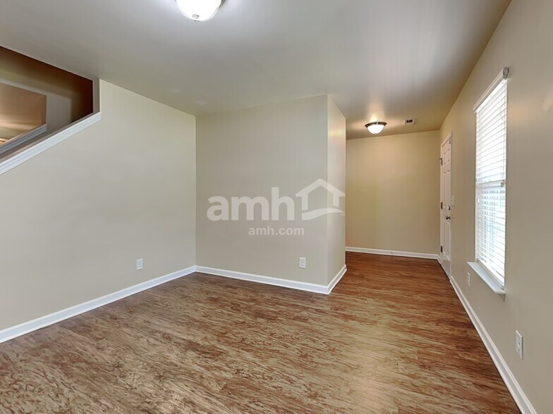 Building Photo - 801 Winterside Ln