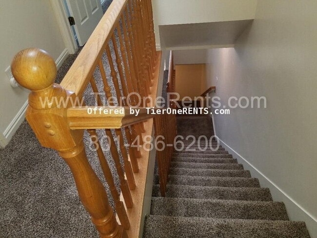 Building Photo - NO DEPOSIT option available for qualified renters!