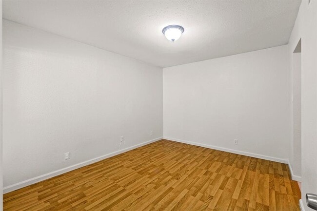 Building Photo - 2708 S 1st St