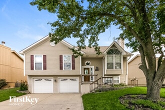 Building Photo - 11105 N Wallace Ave