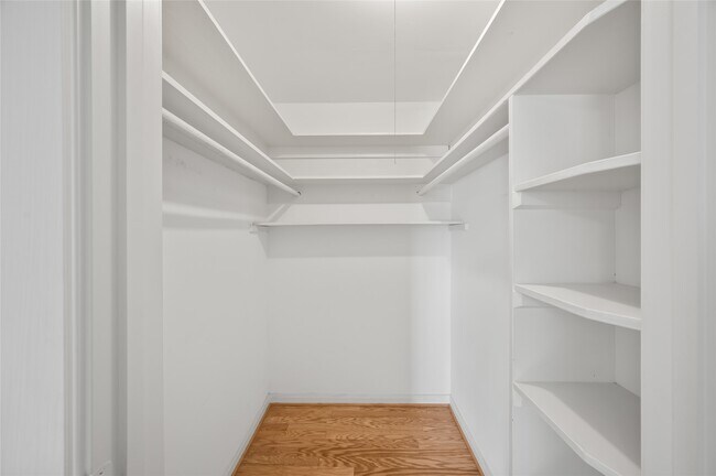 Building Photo - 3725 Murworth Dr