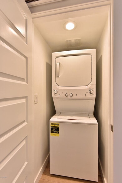 In unit washer/dryer - 2308 N 28th PL