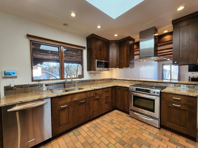 Building Photo - 602 Griffin St