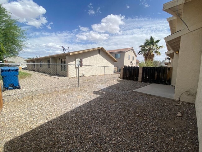 Building Photo - *DONT MISS OUT ON THIS GREAT MOVE IN SPECI...