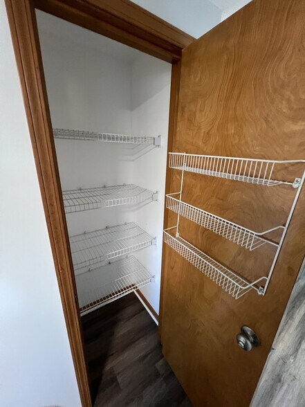 Building Photo - 2716 Alder Creek Dr S