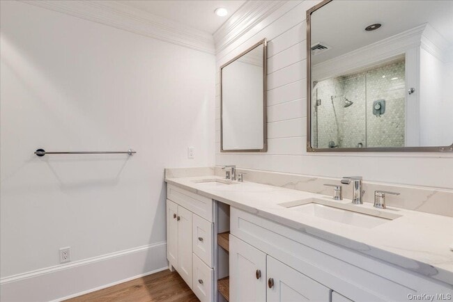 Building Photo - 95 E Main St