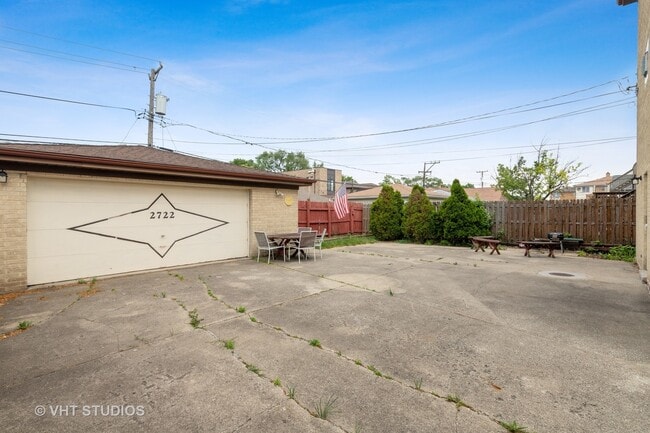 Building Photo - 2722 N 74th Ave