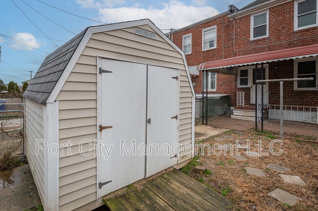 Building Photo - 1237 Delbert Ave