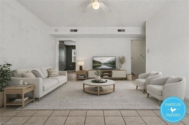 Building Photo - 1504 Autumn Dr