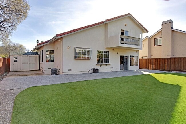 Building Photo - 639 Mercado Ct