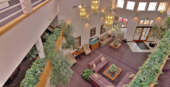 Lobby Photo - Solista Grants Pass