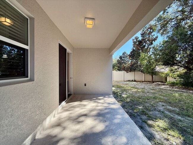 Building Photo - SPACIOUS Two Story Beautiful 5/4 Home in The Enclave At Aloma!