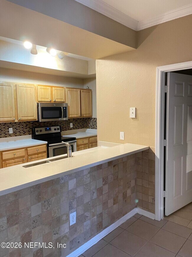 Building Photo - 10075 Gate Pkwy