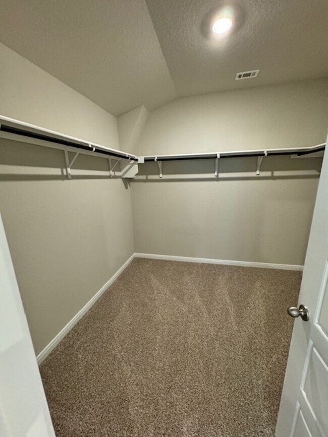 Building Photo - Ready For Move In - 9/1/25 New - 1 Story -...