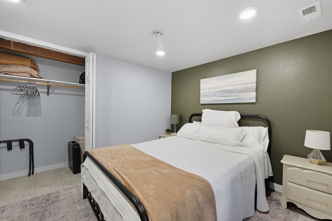 Building Photo - 1119 Prosser Ave