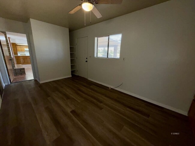 Building Photo - 3028 S Fairway Ave