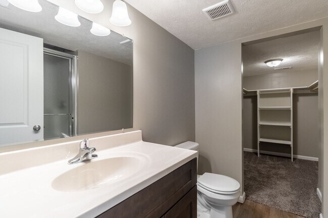 Building Photo - Gorgeous Newer Home in Nice Family Neighborhood