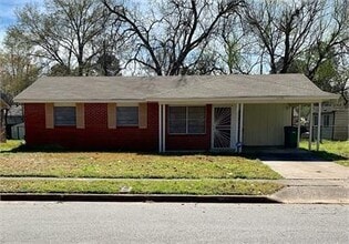 Building Photo - 2000 Avondale Dr