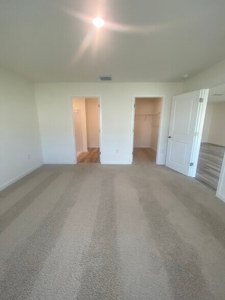 Building Photo - 11519 Memorial Dr