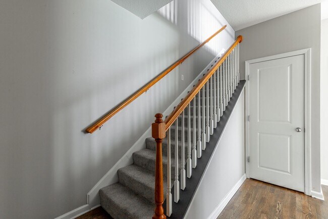 Building Photo - 6105 Regency Ct