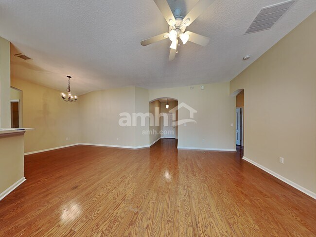 Building Photo - 2140 Creekmont Drive