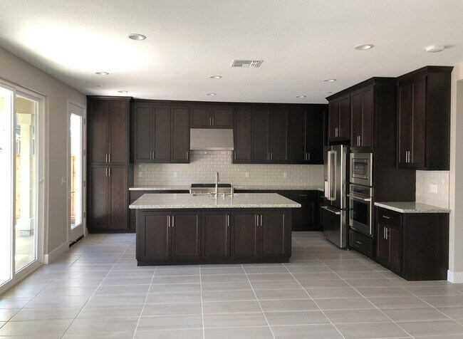 Building Photo - Spacious 4BD/3.5BA Two-Story Home in Mount...