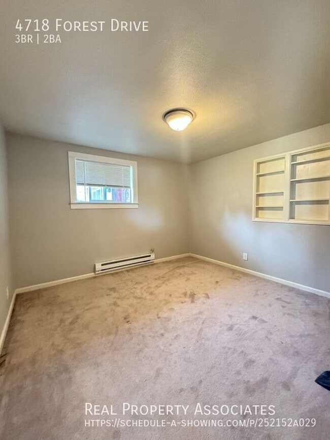 Building Photo - 4718 Forest Dr