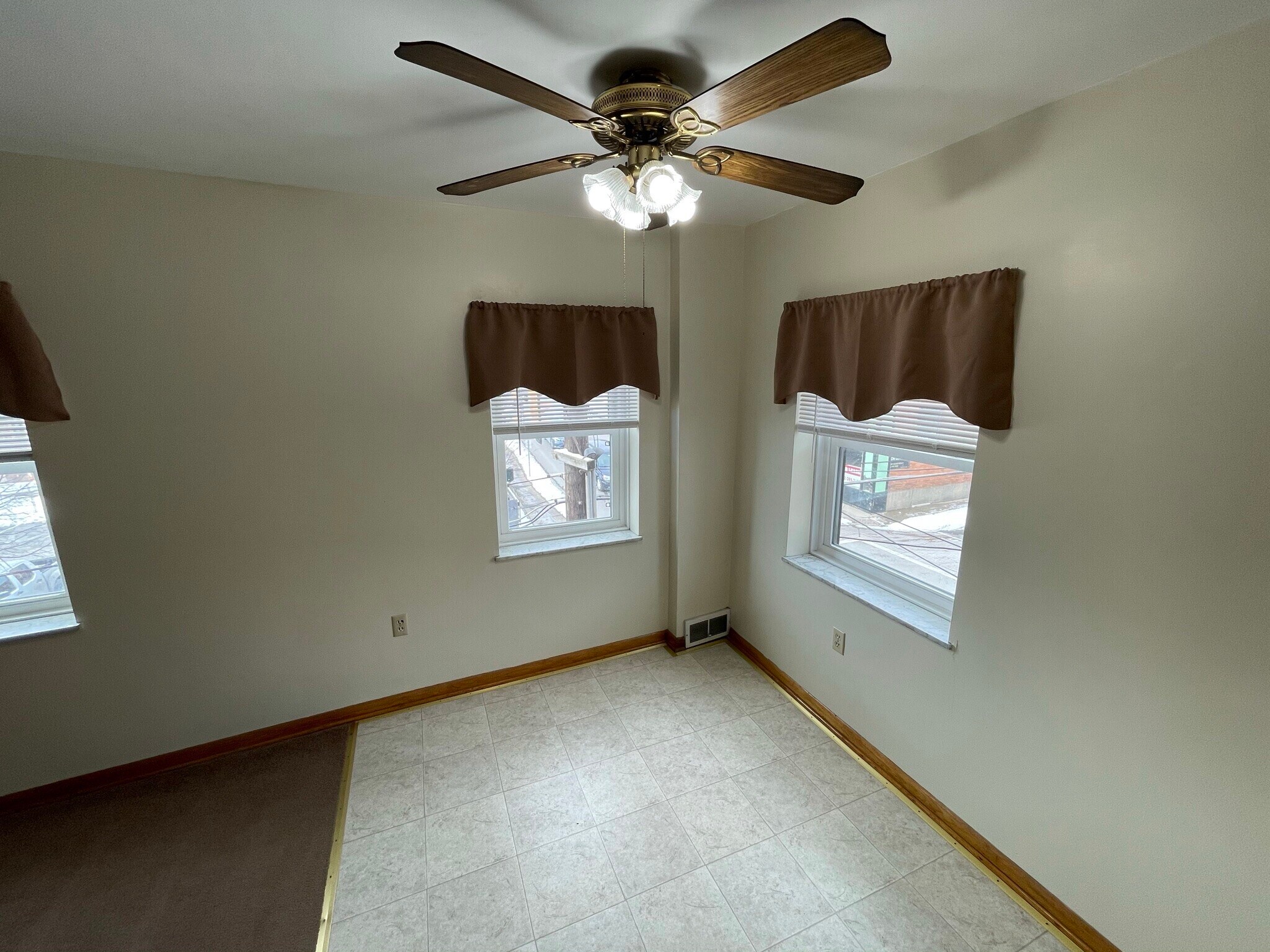 Dining Area - 63 W Pike St