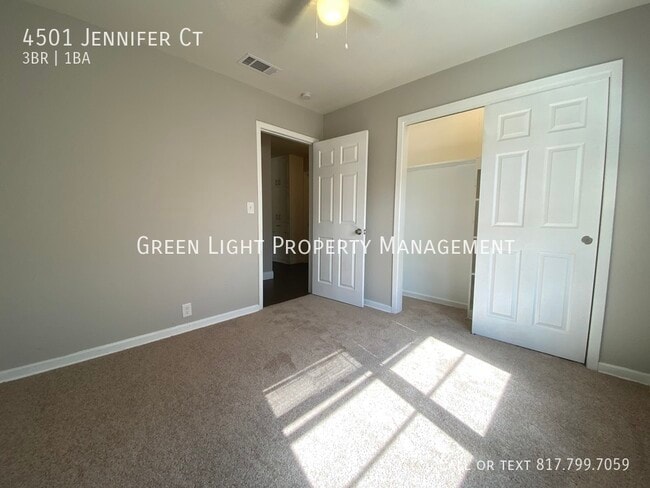 Building Photo - 4501 Jennifer Ct