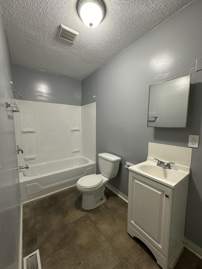 Building Photo - 820 Blake St