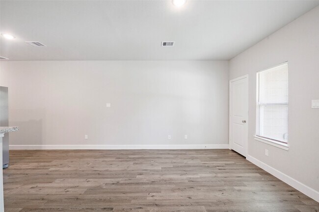 Building Photo - 412-414 Avenue H