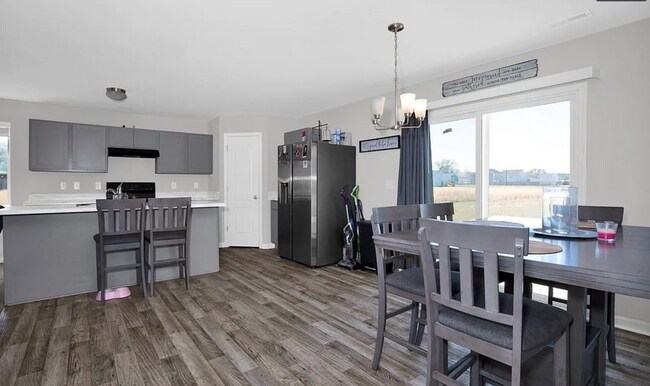 Building Photo - NEW LISTING!!!!!