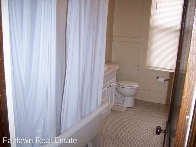 Building Photo - 501 N Randolph St