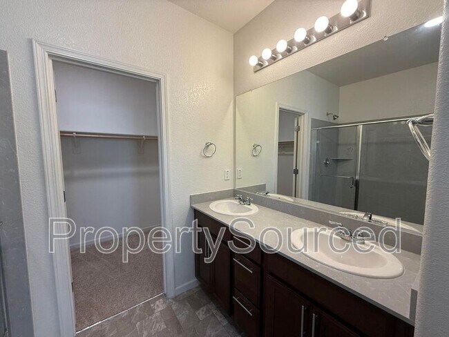 Building Photo - 437 Pendragon St