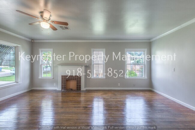 Building Photo - 2 Bed | 1 Bath in Tulsa!