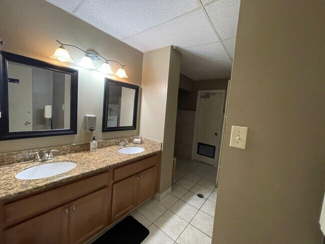 Building Photo - 250 NE 20th St