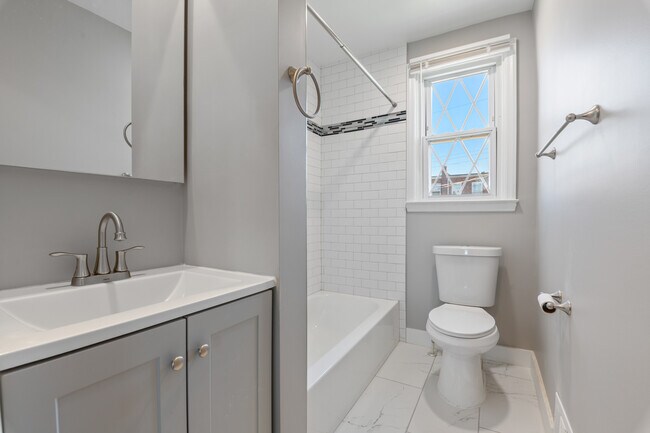Building Photo - 4813 Midwood Ave