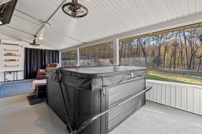 Building Photo - 158 Arlington Dr