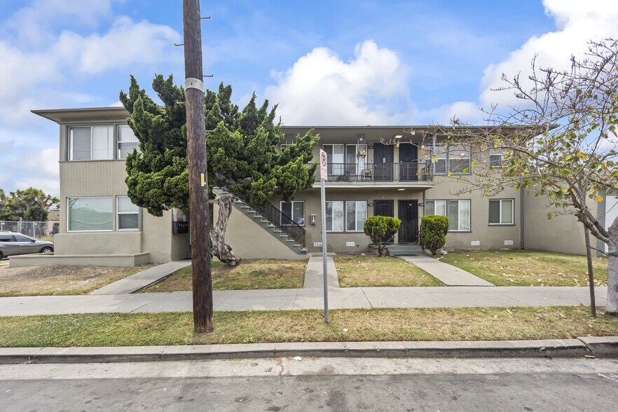 Primary Photo - 7015 8th Ave